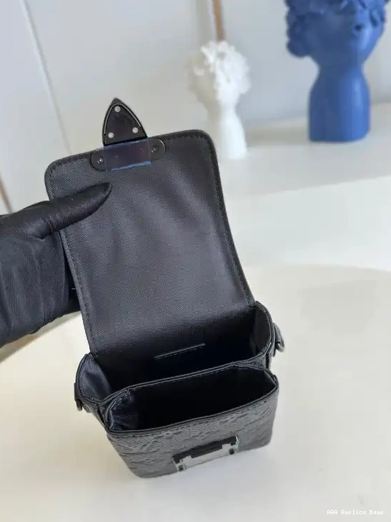Aaa replica ru WALLET VERTICAL VUITTON S-LOCK WEARABLE LOUIS 0701